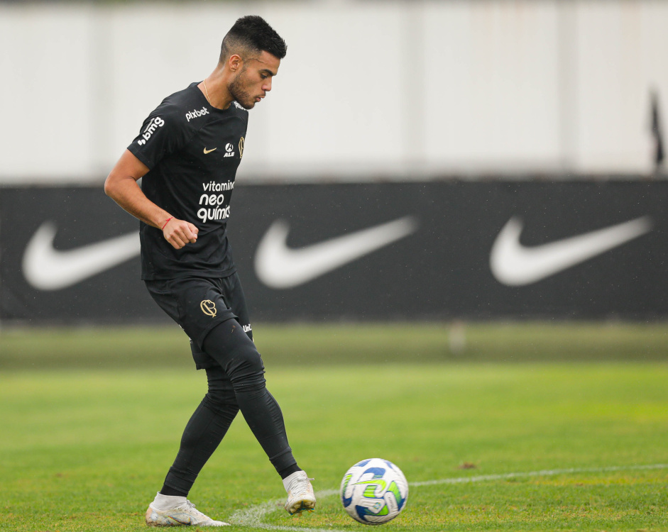 Corinthians inicia preparao para compromisso na Libertadores com retorno de volante