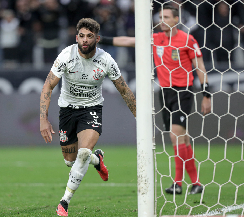 Yuri Alberto Na Comemoração Do Seu Gol Marcado 8811