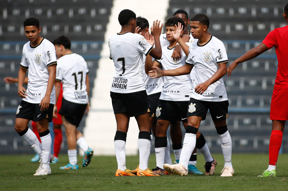 Luiz Fernando e Gui Nego atuando pelo Corinthians Sub-17