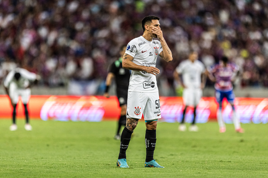 Rojas se mostrou bastante incomodado com o desempenho do Corinthians na ltima tera