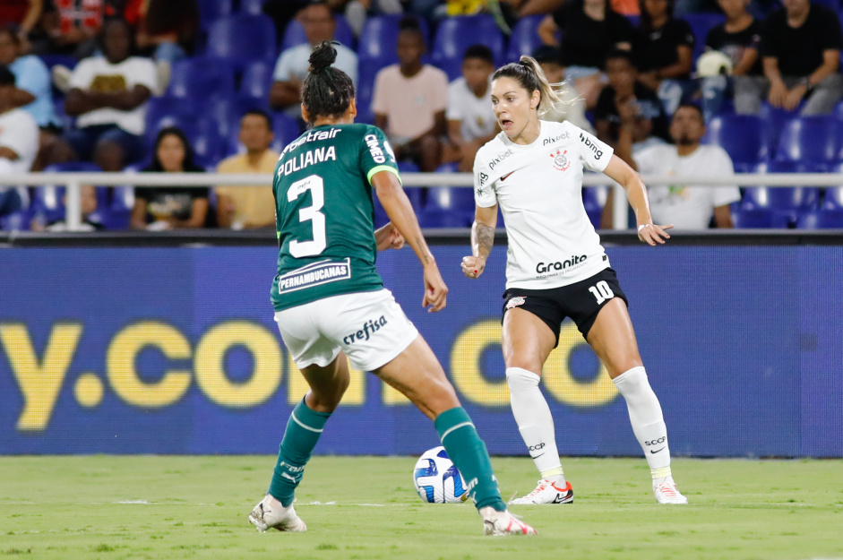 Palmeiras e Corinthians duelam pela semifinal do Paulistão Feminino