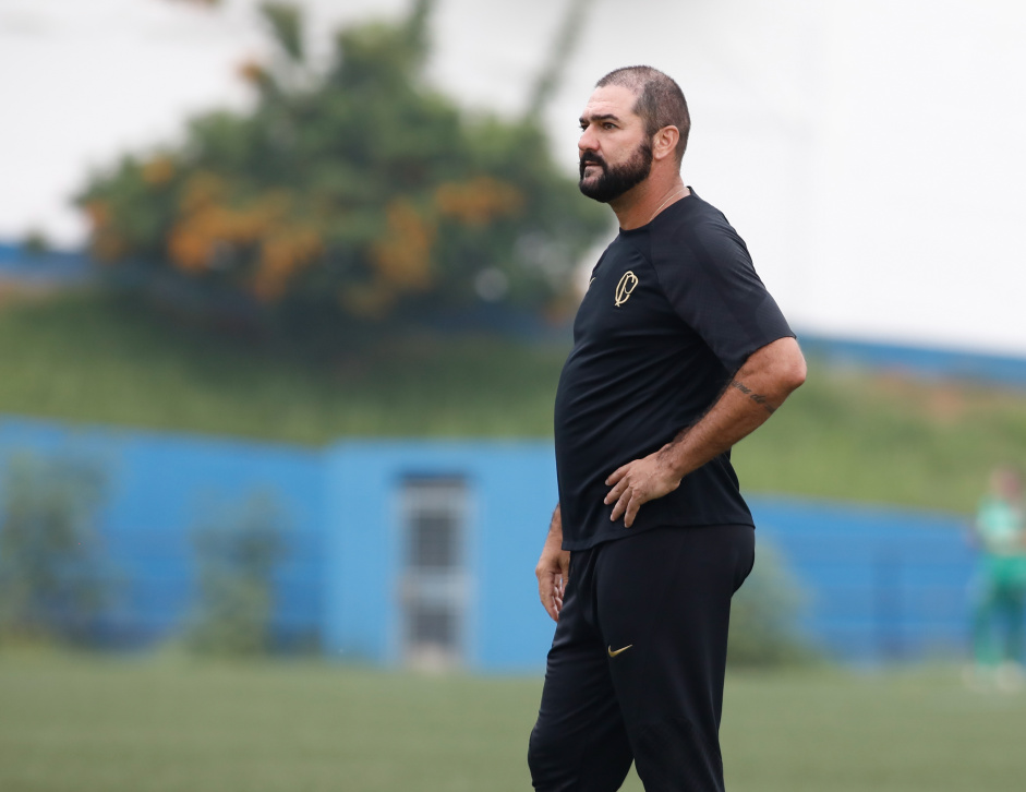 Danilo foi demitido do comando tcnico do sub-20 do Corinthians