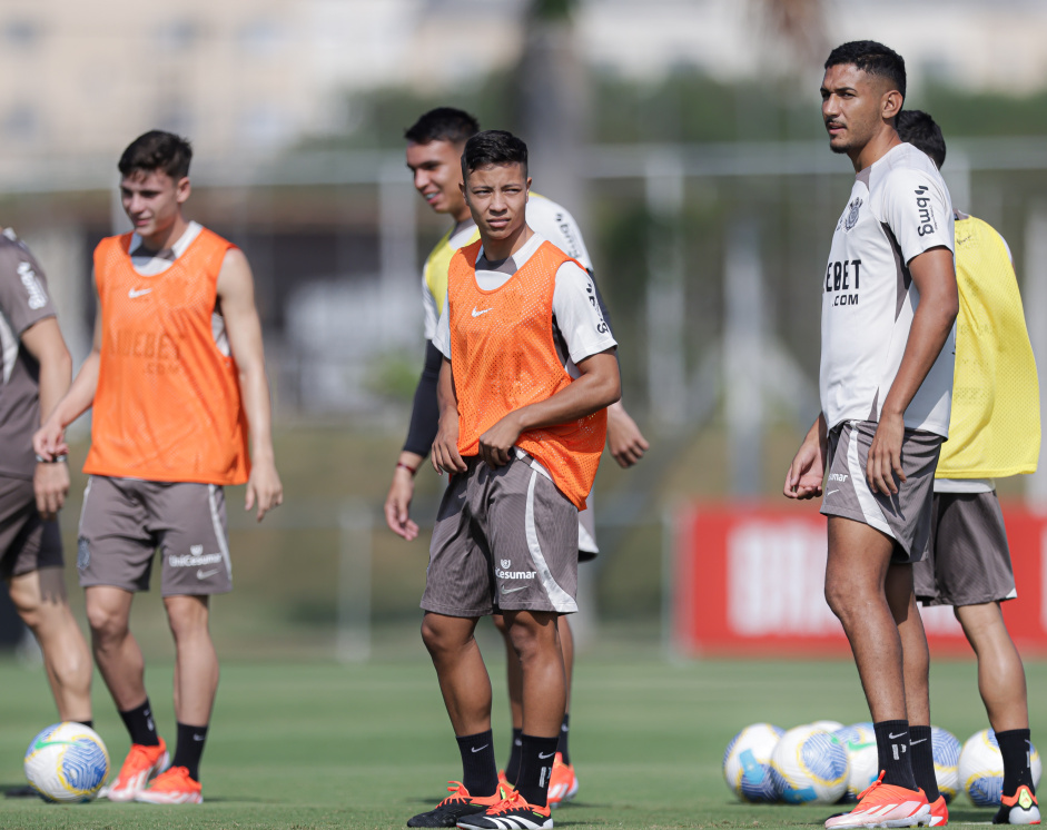 Breno Bidon, Giovane, Pedrinho e Renato no treino da equipe principal do Corinthians