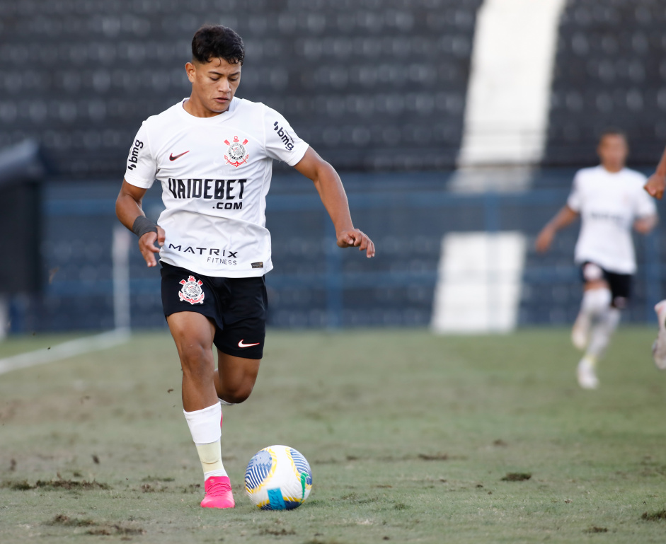 Luiz Fernando est integrado ao Sub-20 do Corinthians mesmo tendo idade de Sub-17
