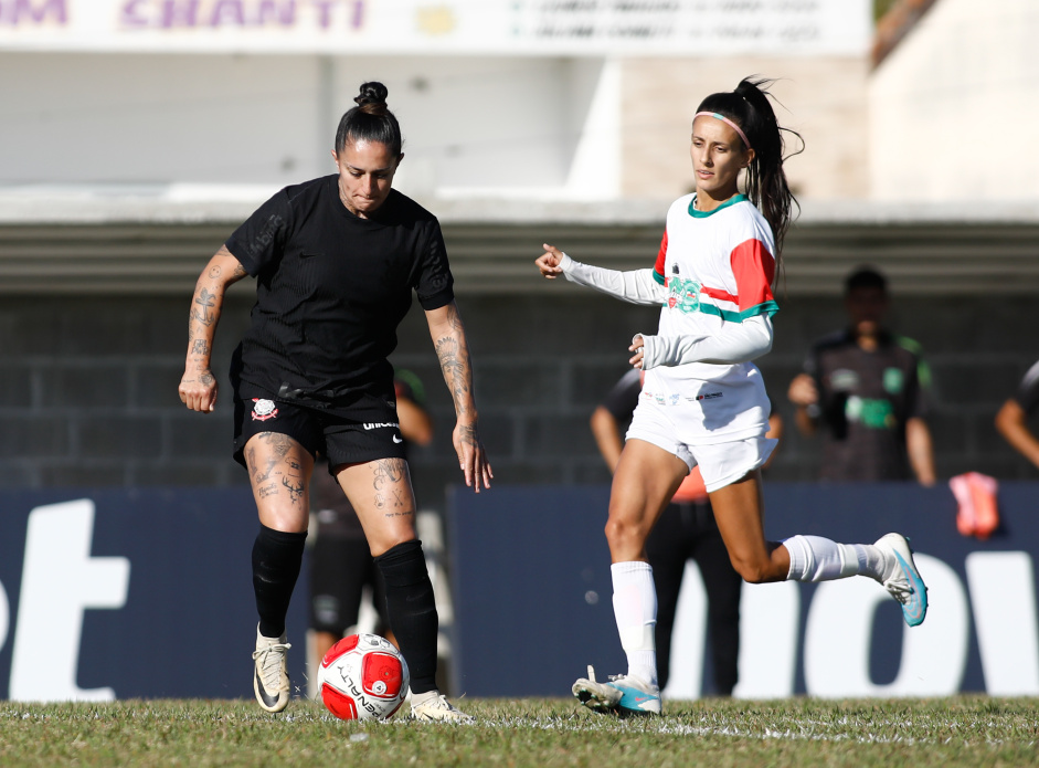 Fernanda durante jogo do Corinthians contra o Pinda