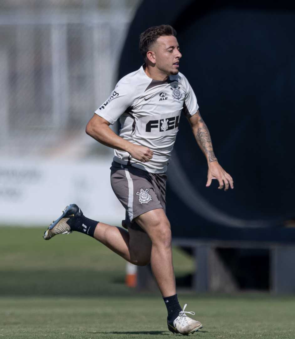 Ryan fazendo treino de velocidade no Corinthians