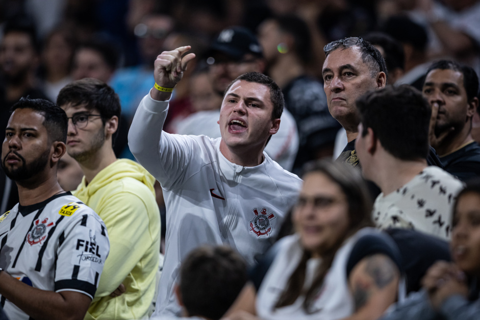 Torcedores alvinegros durante jogo do Corinthians contra o Cuiab